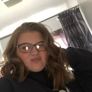 Meet your Posher, Ella